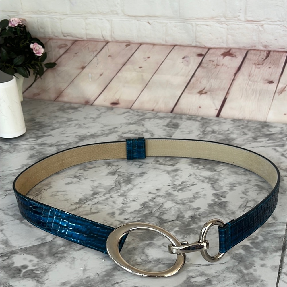 White House Black market leather XS adjustable cobalt blue belt